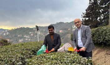 Hindistan’ın Türkiye Büyükelçisi Rize’de: Türkiye’ye gelince günde 7-8 bardak çay içiyorum