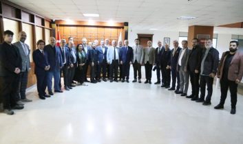 TİMBİR Yönetimi Rize Belediye Başkanı Rahmi Metin’i ziyaret etti