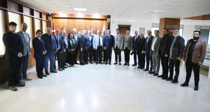 TİMBİR Yönetimi Rize Belediye Başkanı Rahmi Metin’i ziyaret etti