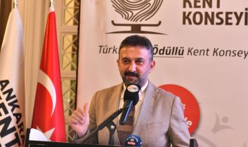 AKK Başkanı Yılmaz: Demokrasi kentle başlar, katılım her gün gereklidir