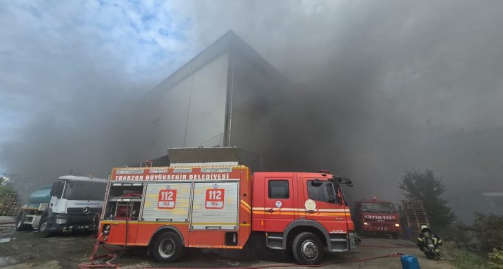 AVM’de çıkan yangın kontrol altına alındı