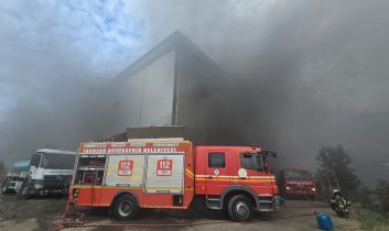 AVM’DE ÇIKAN YANGIN KONTROL ALTINA ALINDI