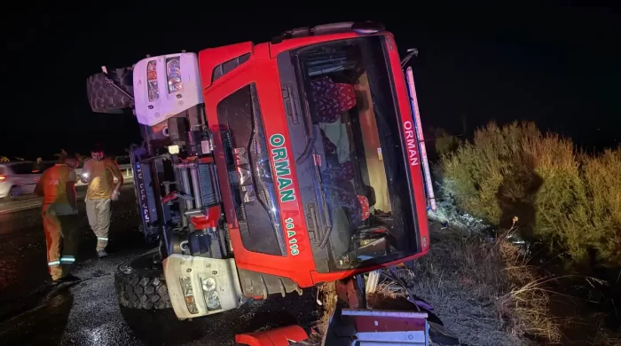 Orman yangını desteğinden dönen arazöz kaza yaptı: 5 yaralı