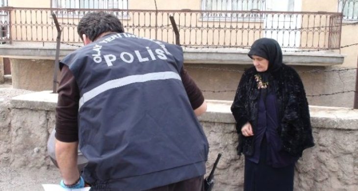 Yaşlı Kadının Parası Kapkaç Yöntemiyle Çalındı