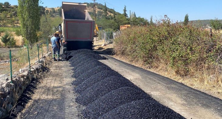 Ankara Güdül’de yol bakım ve asfalt çalışmaları sürüyor