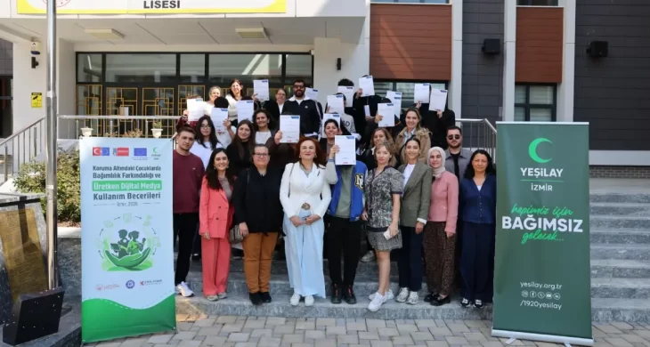 Yeşilay İzmir Şubesi tarafından başlatılan, koruma altındaki çocuklara dijital bağımlılık ve üretken medya eğitimi tamamlandı