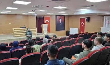 Yeşilay’dan Aile ve Sosyal Hizmetler Personeline Teknoloji Bağımlılığı eğitimi