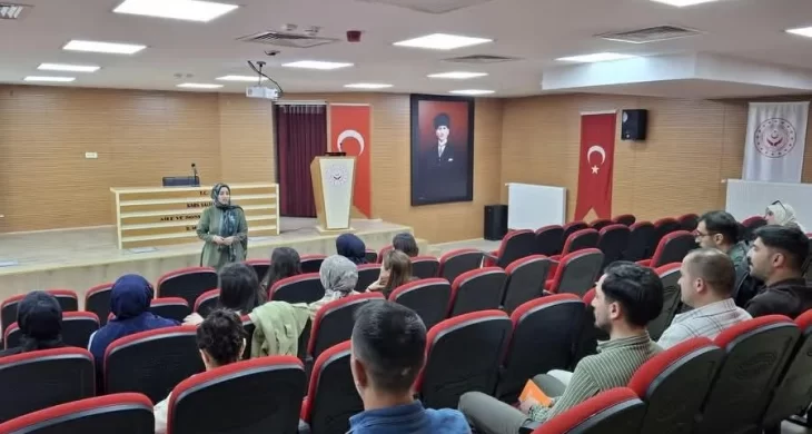 Yeşilay’dan Aile ve Sosyal Hizmetler Personeline Teknoloji Bağımlılığı eğitimi