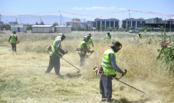 Yeşilyurt Belediyesi yangın riskine karşı sahada