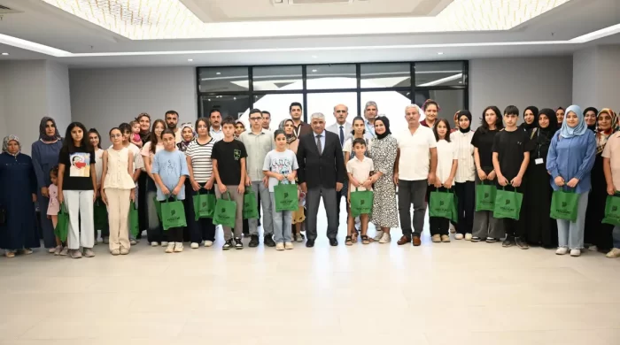 Yeşilyurt Belediyesi’nden başarılı öğrencilere ödül