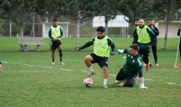 Yeşilyurtspor, Karaköprü’yü farklı geçti: Hedef play-off