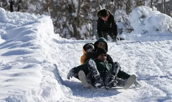 Yoğun kar yağışı eğitimi durdurdu: 8 ilde okullar tatil