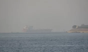 Yoğun sis İstanbul Boğazı’nda gemi trafiğini durdurdu