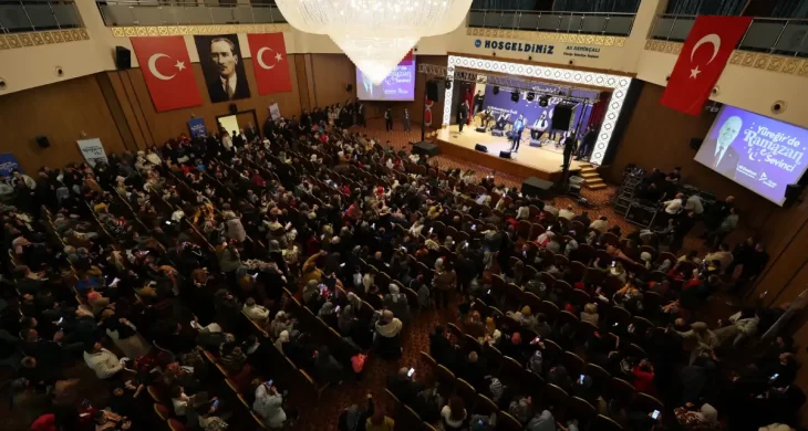 Yüreğir’de Abdurrahman Önül konserine yoğun ilgi