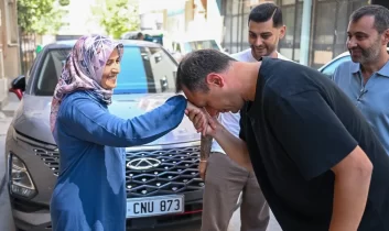 Yüreklerdeki yangın bitmiyor,kahramanlar unutulmuyor
