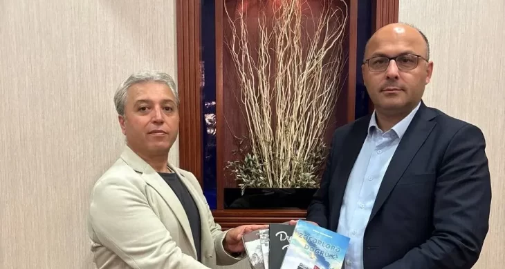 “Zəfərlərə Doğru” Kitabı BHA Genel Müdürü Muhammet Kaçar’a takdim edildi
