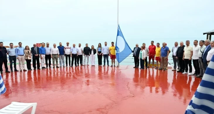 Zonguldak plajlarının tek mavi bayrağı, Kdz. Ereğli’de göndere çekildi